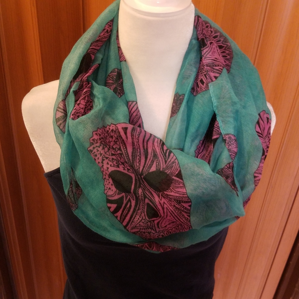 BLUE AND PINK SKULL INFINITY SCARF